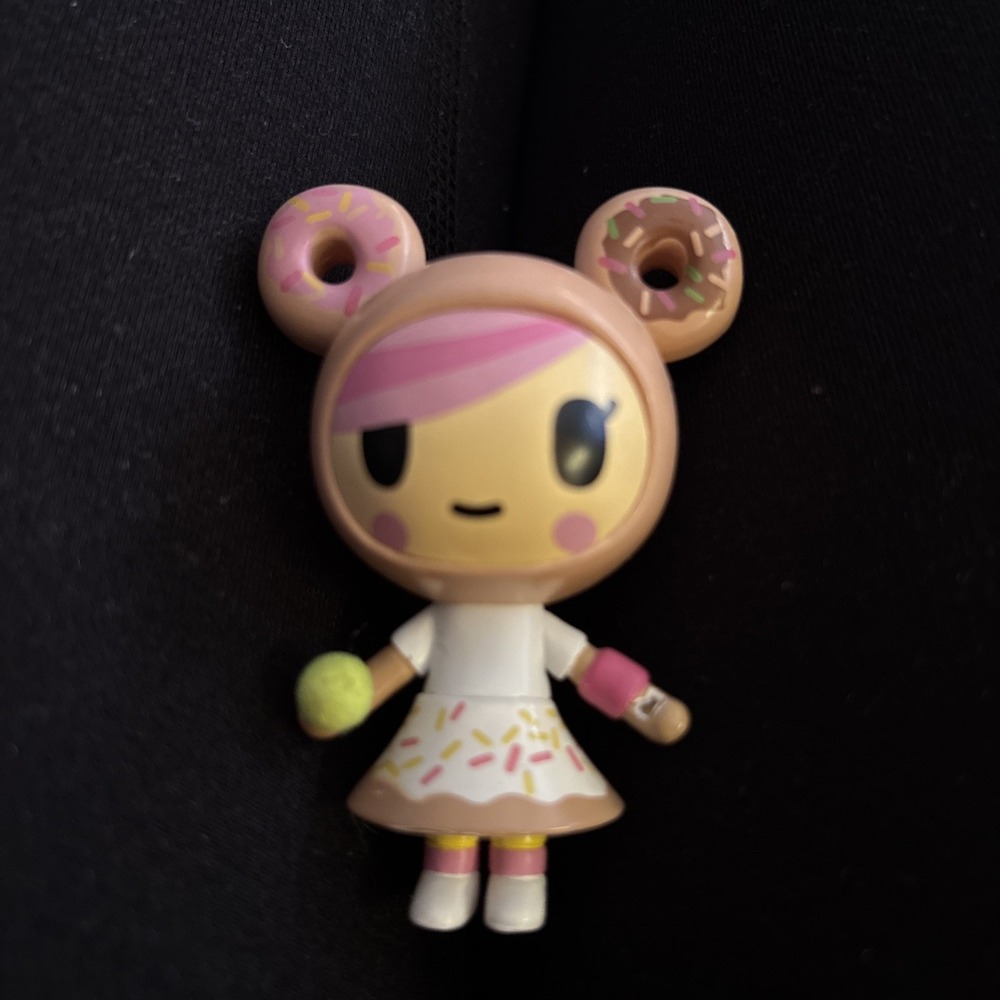 Tokidoki Donutella Donutella-in-Donut Vinyl Figure Donutella & Her Sweet Friends